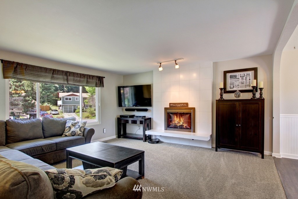 15412 110th Place Northeast Bothell, WA 98011 - Photo 3 of 19 Gallery Image 3