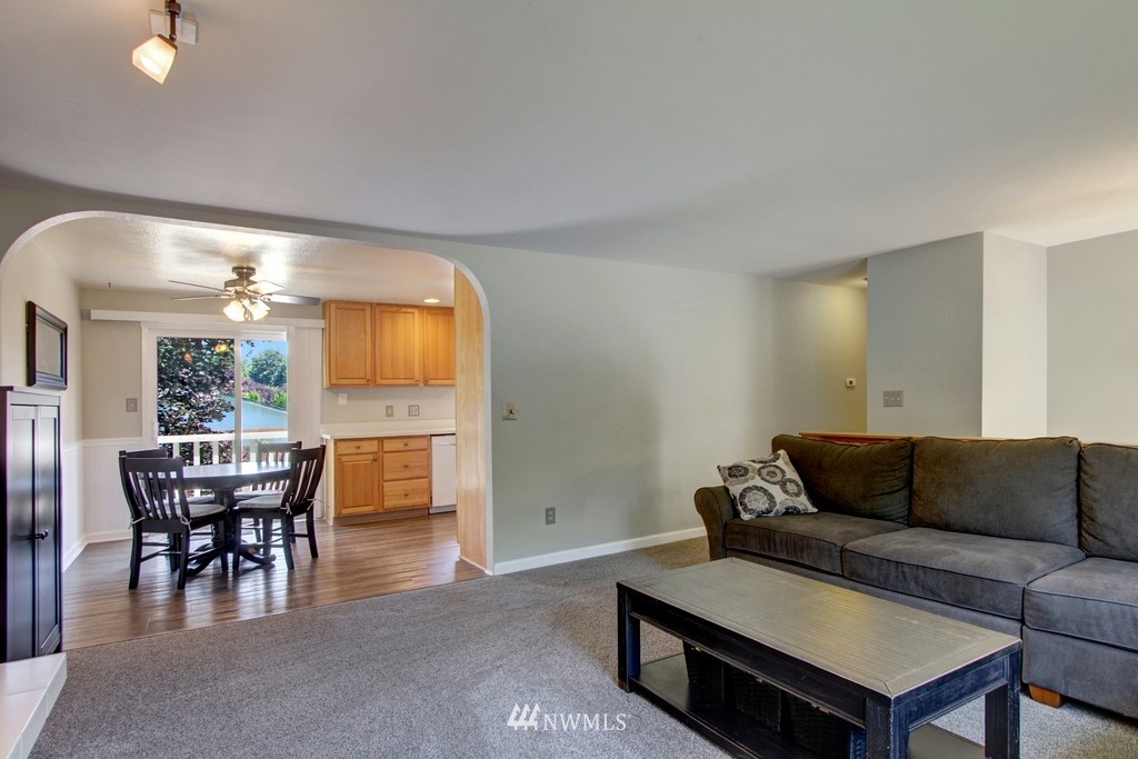 15412 110th Place Northeast Bothell, WA 98011 - Photo 5 of 19 Gallery Image 5