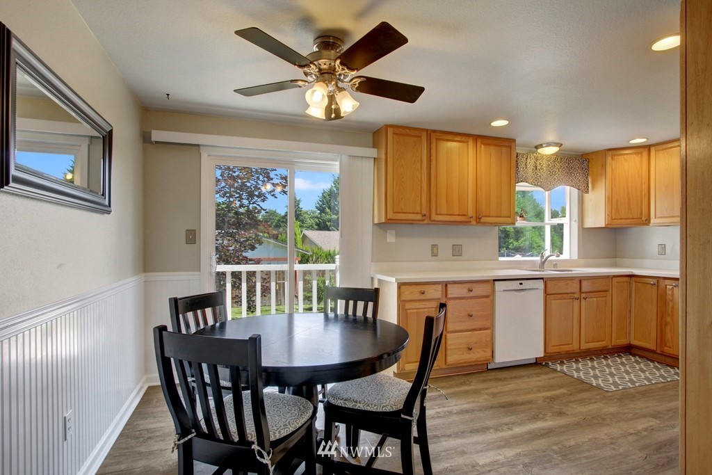 15412 110th Place Northeast Bothell, WA 98011 - Photo 7 of 19 Gallery Image 7