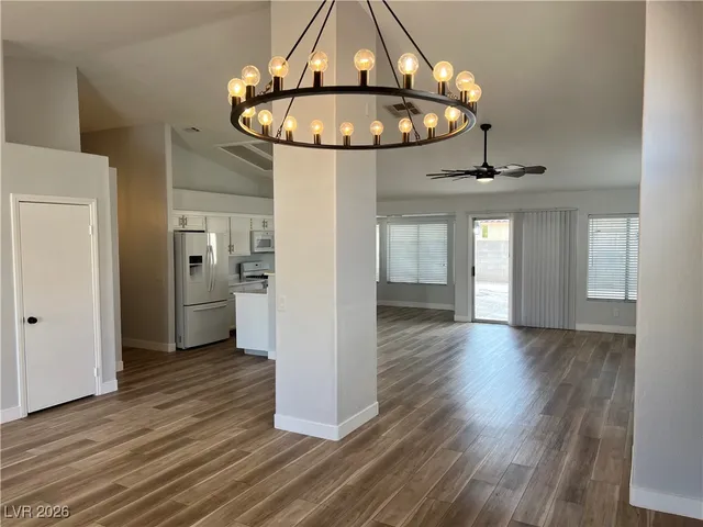 $2,600 | 723 Triple Crown Street, Henderson, NV 89015