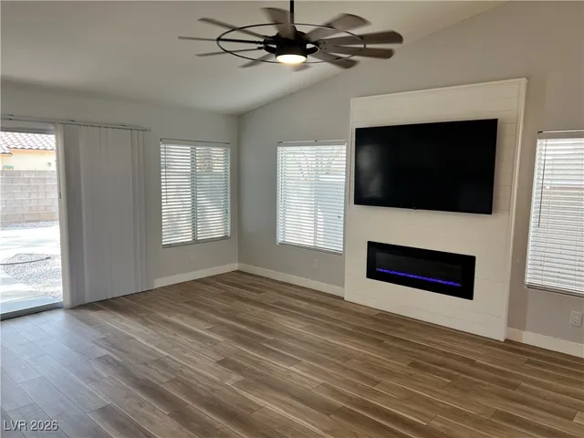 $2,600 | 723 Triple Crown Street, Henderson, NV 89015