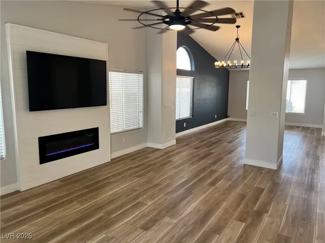 $2,600 | 723 Triple Crown Street, Henderson, NV 89015