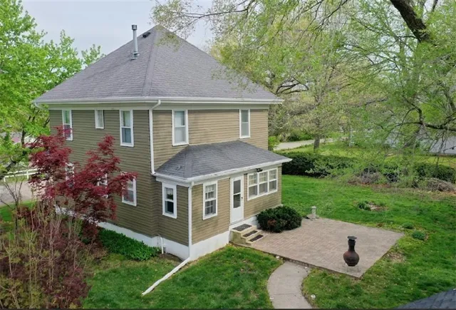 $290,000 | 1420 North Mulberry Street, Maryville, MO 64468