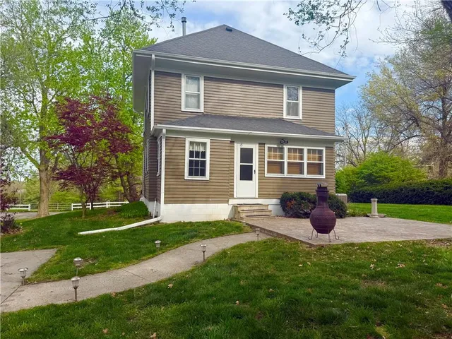 $290,000 | 1420 North Mulberry Street, Maryville, MO 64468