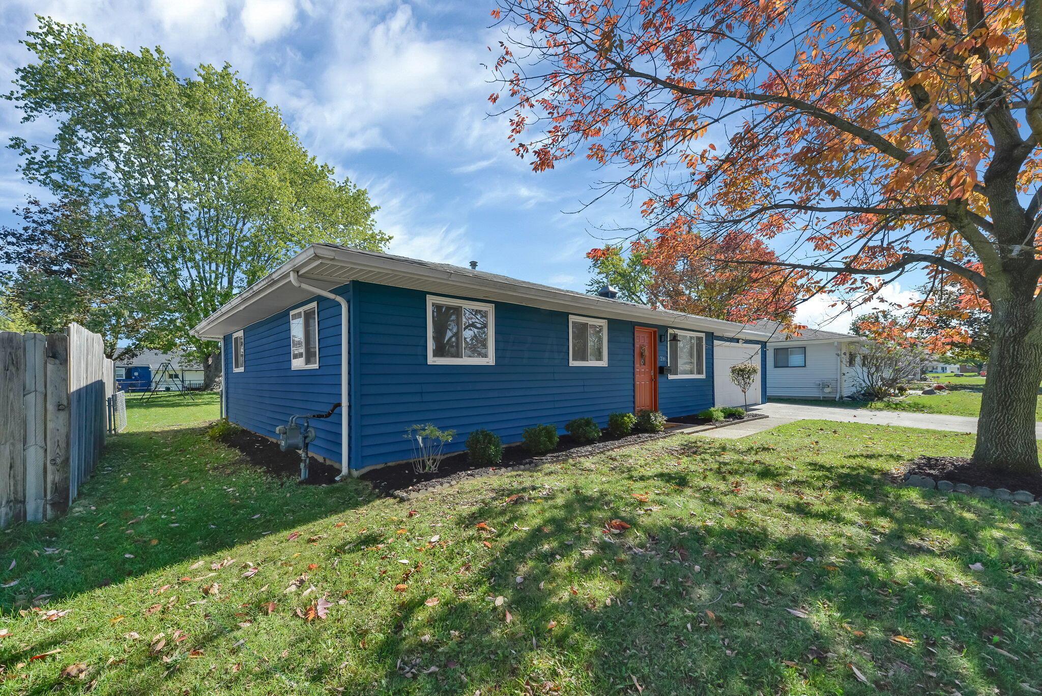 216 Redmond Road Columbus, OH 43228 - Photo 2 of 26 nice modern colors