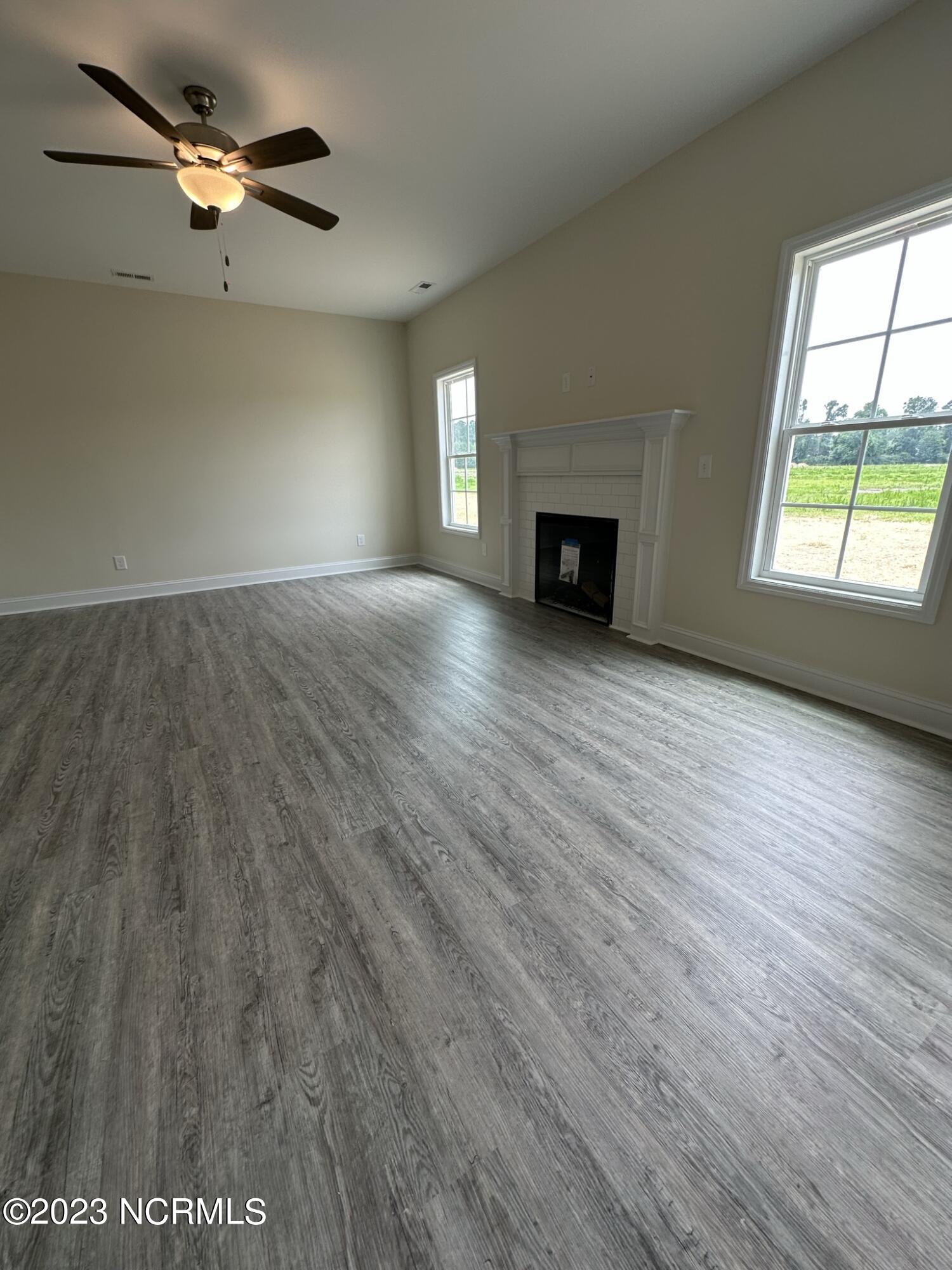 461 Stella Road Stella, NC 28582 - Photo 8 of 25 Living Room