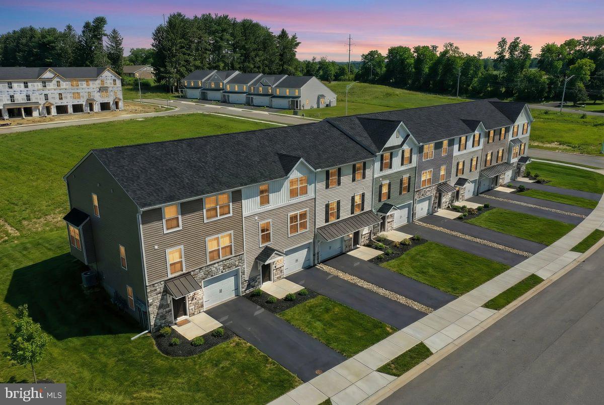 1047 Addie Lane Harrisburg, PA 17112 - Photo 3 of 16