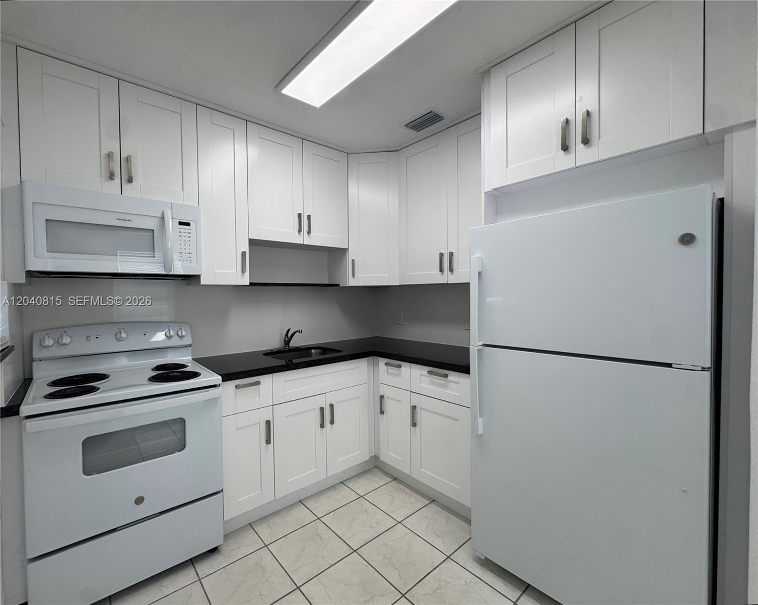 459 Southeast 3rd Street Hialeah, FL 33010 - Photo 9 of 19