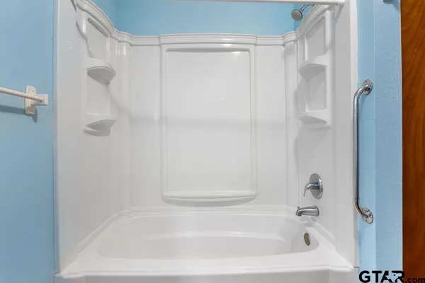 $195,000 | 1904 West Pinecrest Drive, Marshall, TX 75670