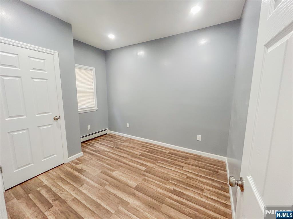 676 South 20th Street Newark, NJ 07103 - Photo 19 of 38 a view of room