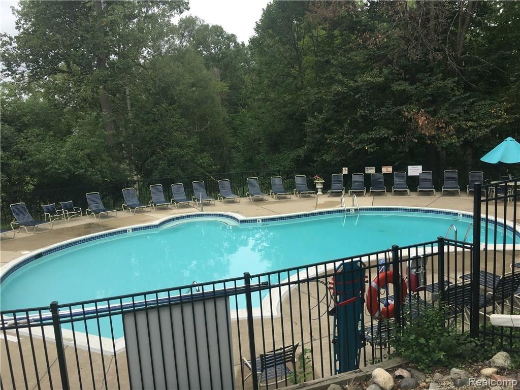 1687 Riverside Drive, Unit U14 Rochester Hills, MI 48309 - Photo 48 of 50
