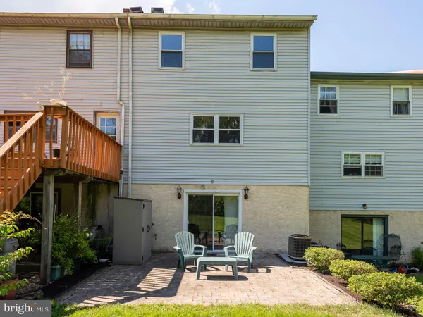 $2,400 | 564 Coventry Lane, West Chester, PA 19382