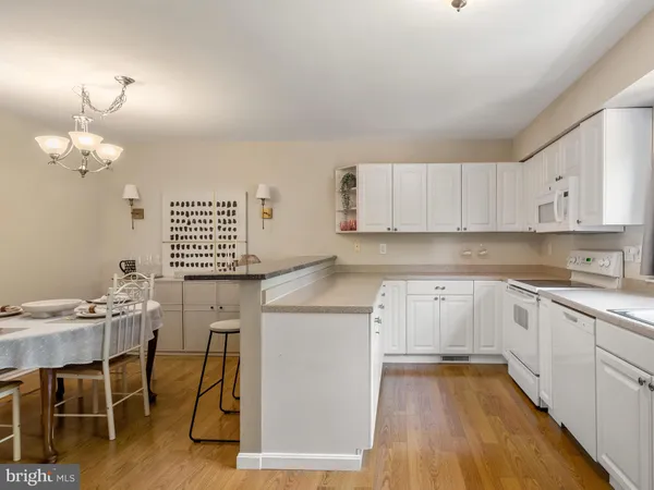 $2,400 | 564 Coventry Lane, West Chester, PA 19382