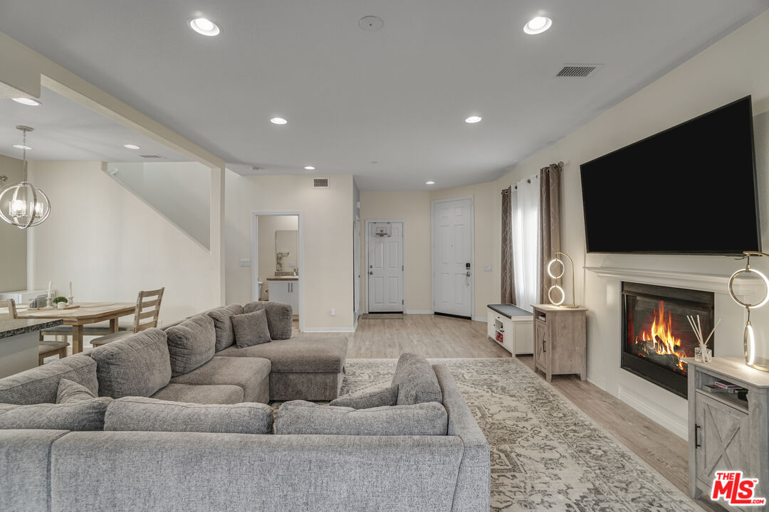 22755 Walnut Park Lane Newhall, CA 91321 - Photo 1 of 22