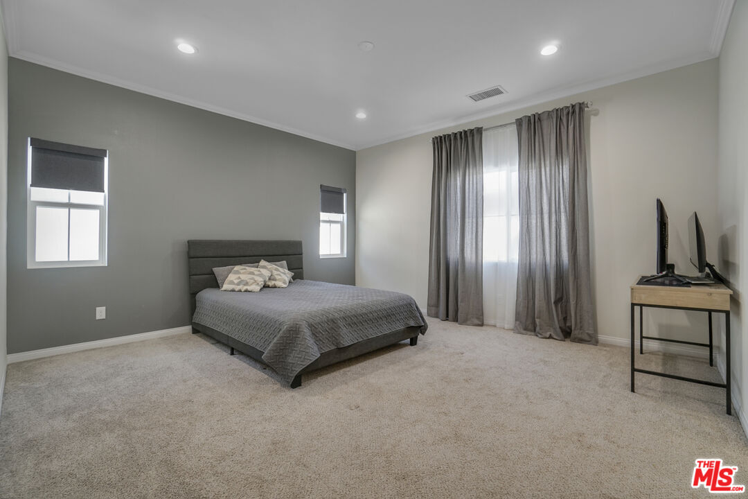 22755 Walnut Park Lane Newhall, CA 91321 - Photo 12 of 22