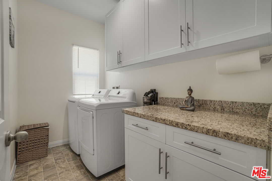 22755 Walnut Park Lane Newhall, CA 91321 - Photo 15 of 22