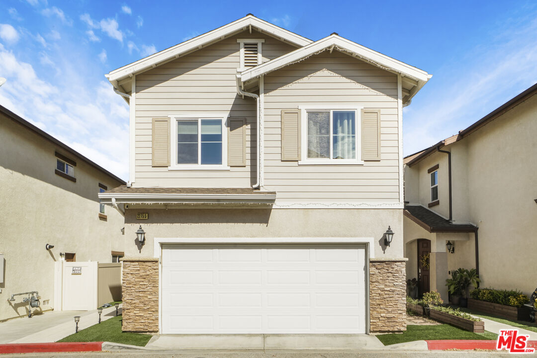 22755 Walnut Park Lane Newhall, CA 91321 - Photo 2 of 22