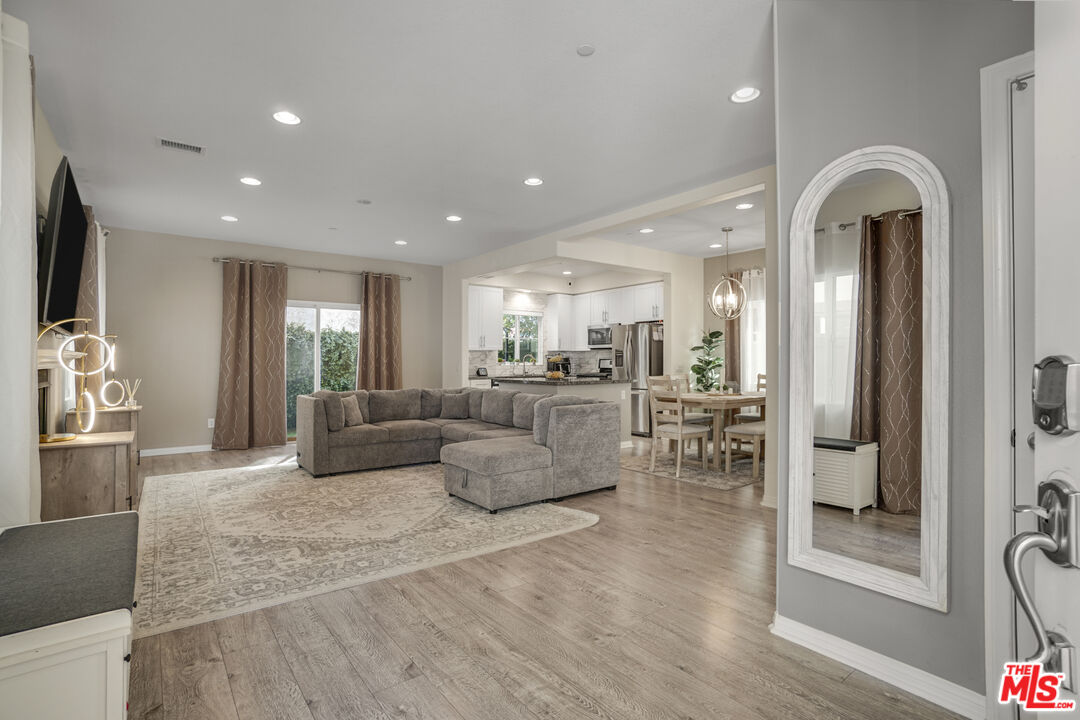 22755 Walnut Park Lane Newhall, CA 91321 - Photo 7 of 22