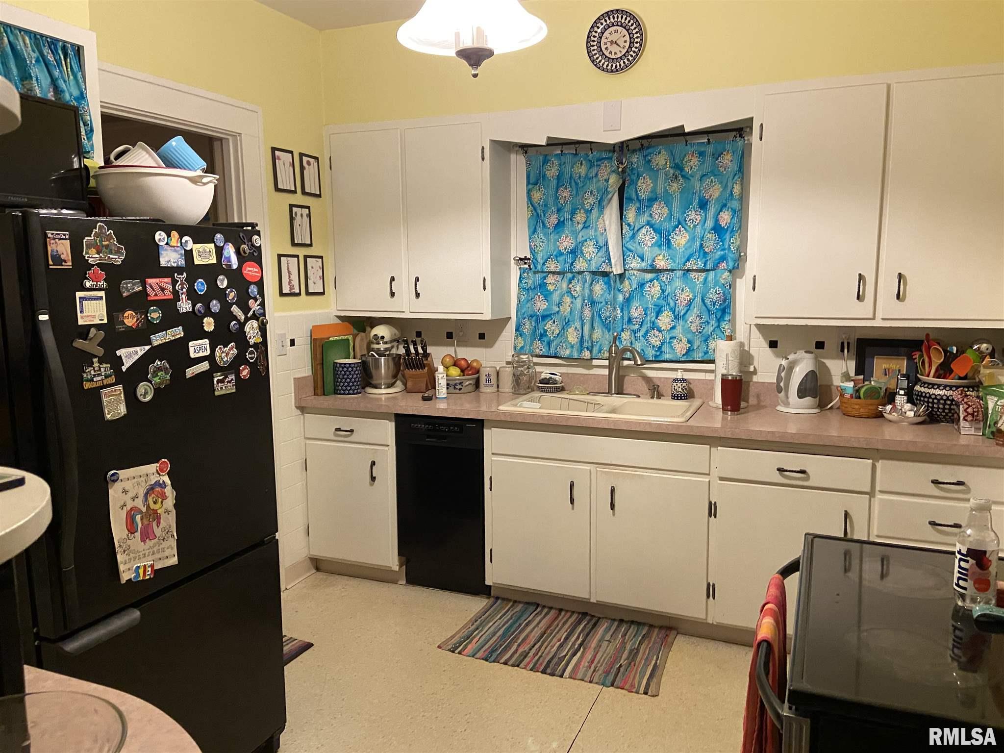 2647 Middle Road Davenport, IA 52803 - Photo 12 of 28 Gallery Image 12