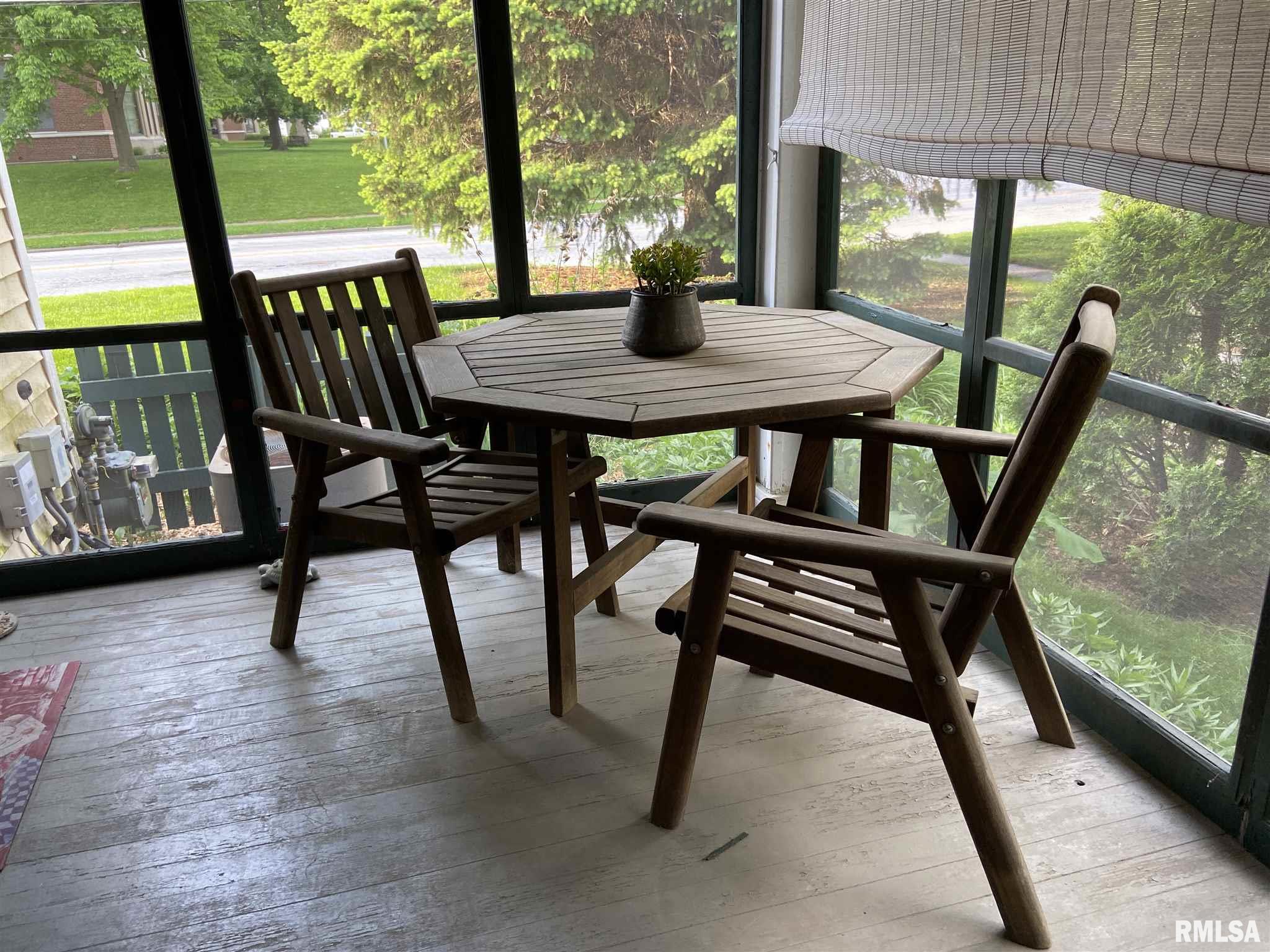 2647 Middle Road Davenport, IA 52803 - Photo 15 of 28 Gallery Image 15