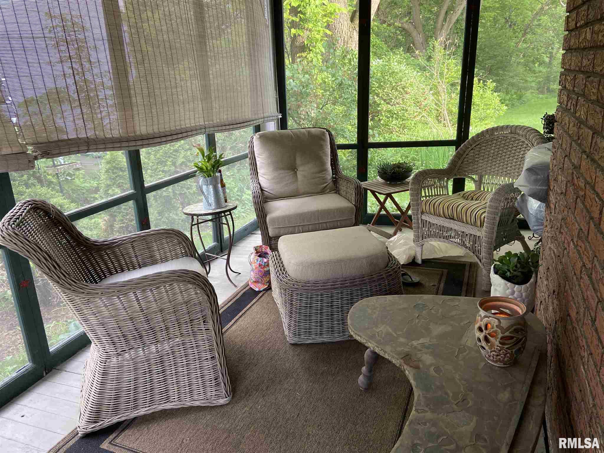 2647 Middle Road Davenport, IA 52803 - Photo 7 of 28 Gallery Image 7
