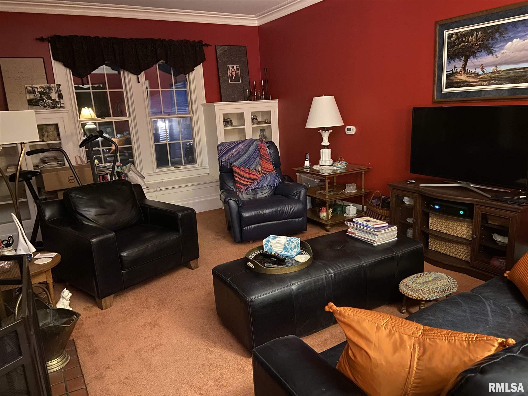2647 Middle Road Davenport, IA 52803 - Photo 10 of 28 Gallery Image 10