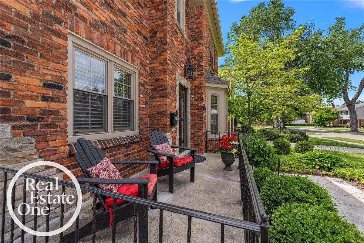 305 Moran Road Grosse Pointe, MI 48236 - Photo 3 of 45
