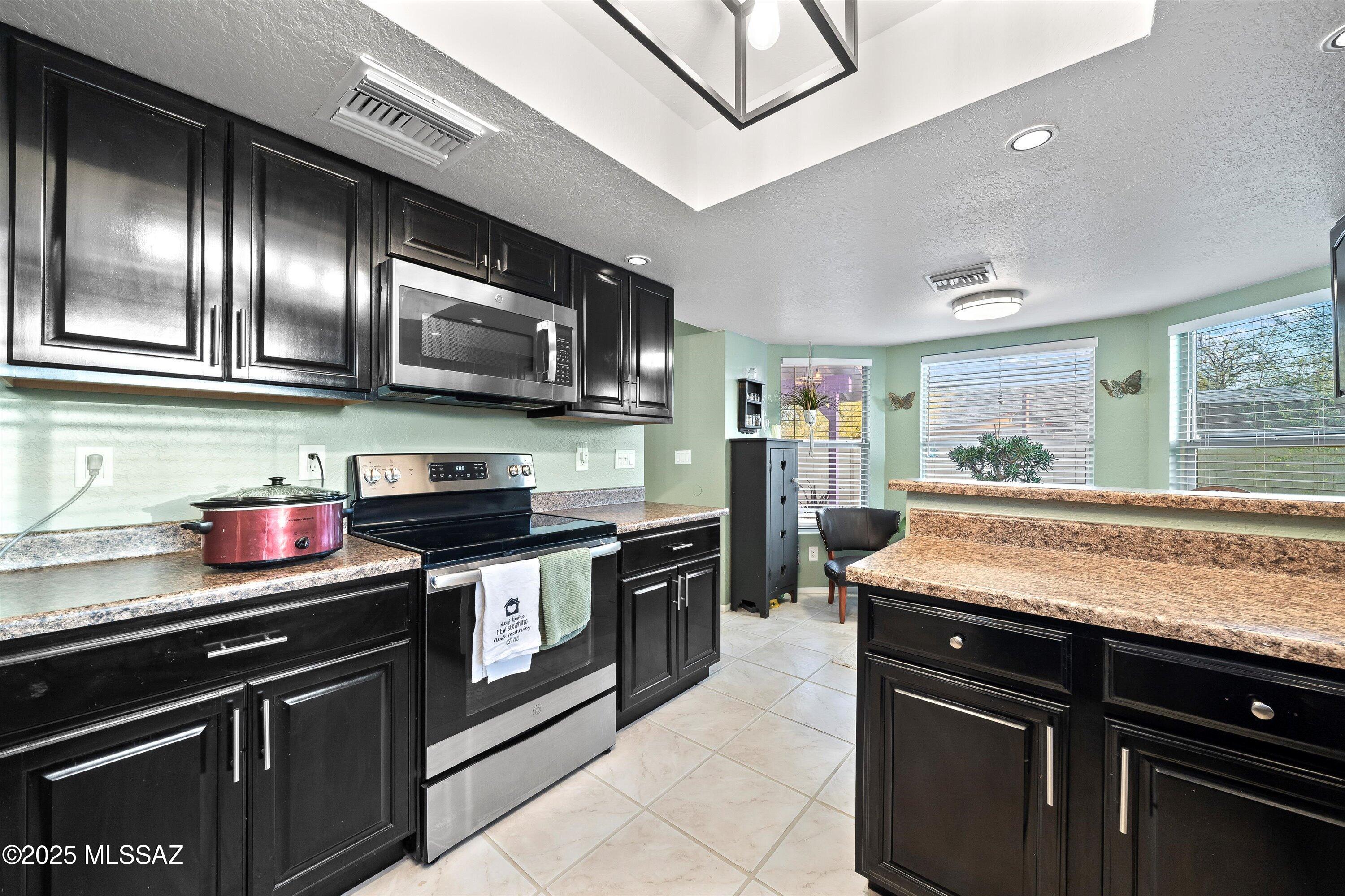 9986 East Stella Road Tucson, AZ 85730 - Photo 15 of 51 Gallery Image 15