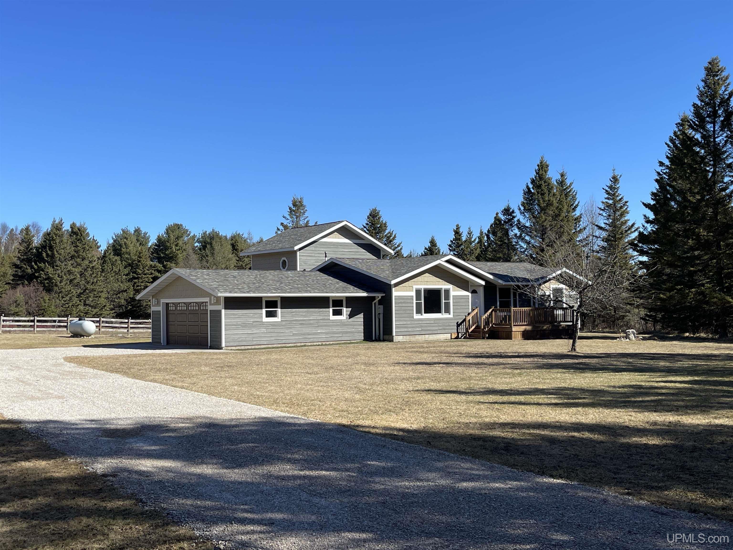 2724 Jackson Road Gulliver, MI 49840 - Photo 39 of 47