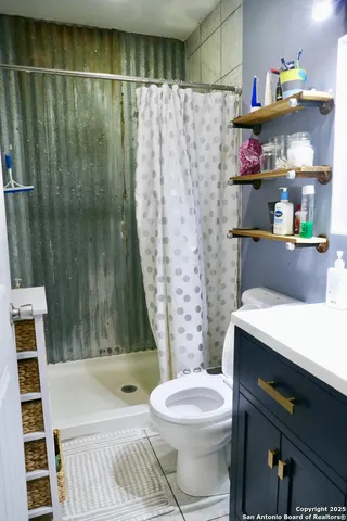 $330,000 | 543 County Road 5781, Castroville, TX 78009