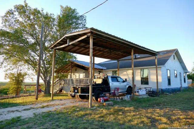 $330,000 | 543 County Road 5781, Castroville, TX 78009
