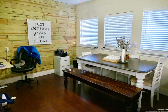 $330,000 | 543 County Road 5781, Castroville, TX 78009