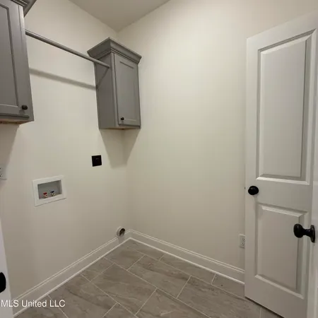 $335,900 | 423 Sunflower Street, Nesbit, MS 38651