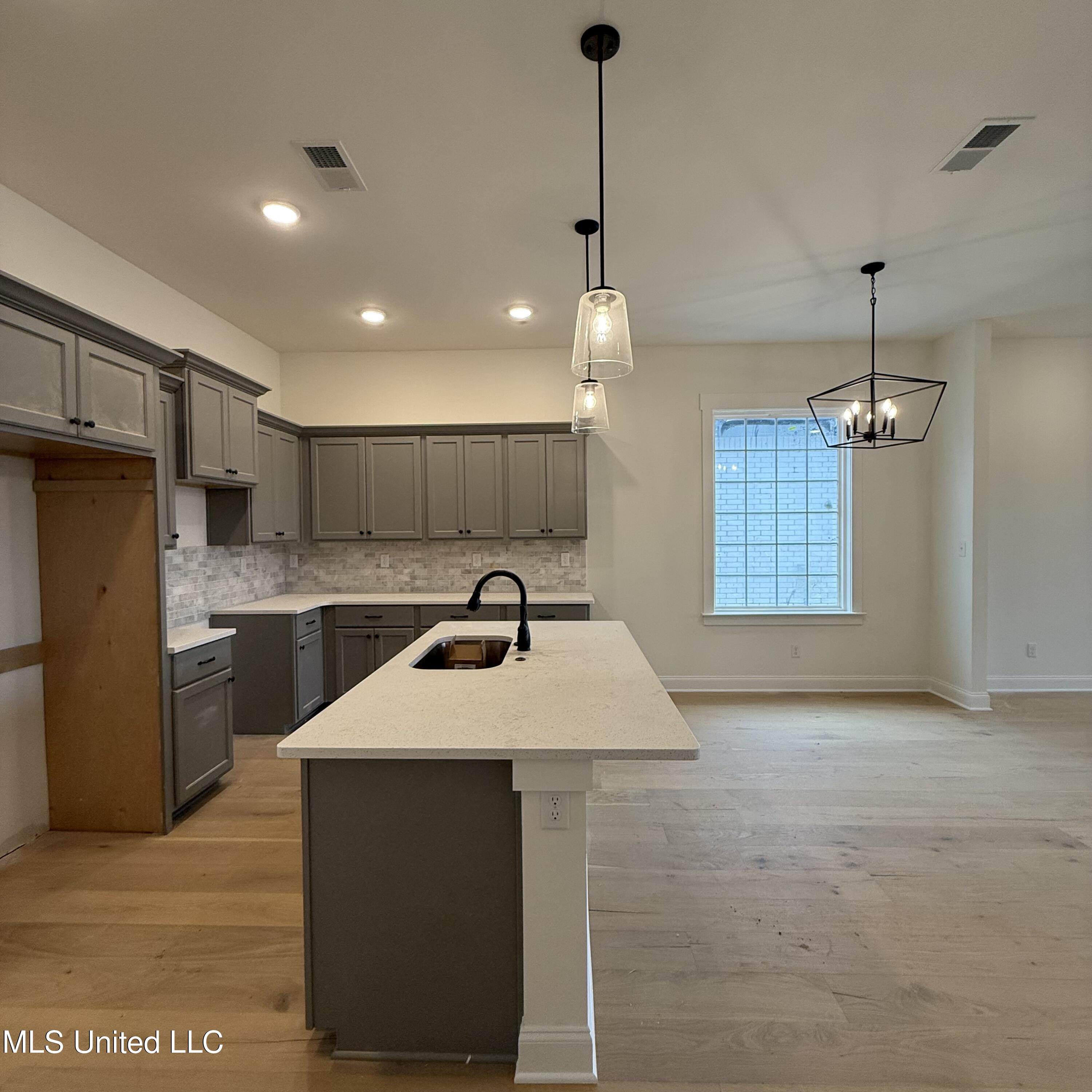 423 Sunflower Street Nesbit, MS 38651 - Photo 6 of 33 Cleveland