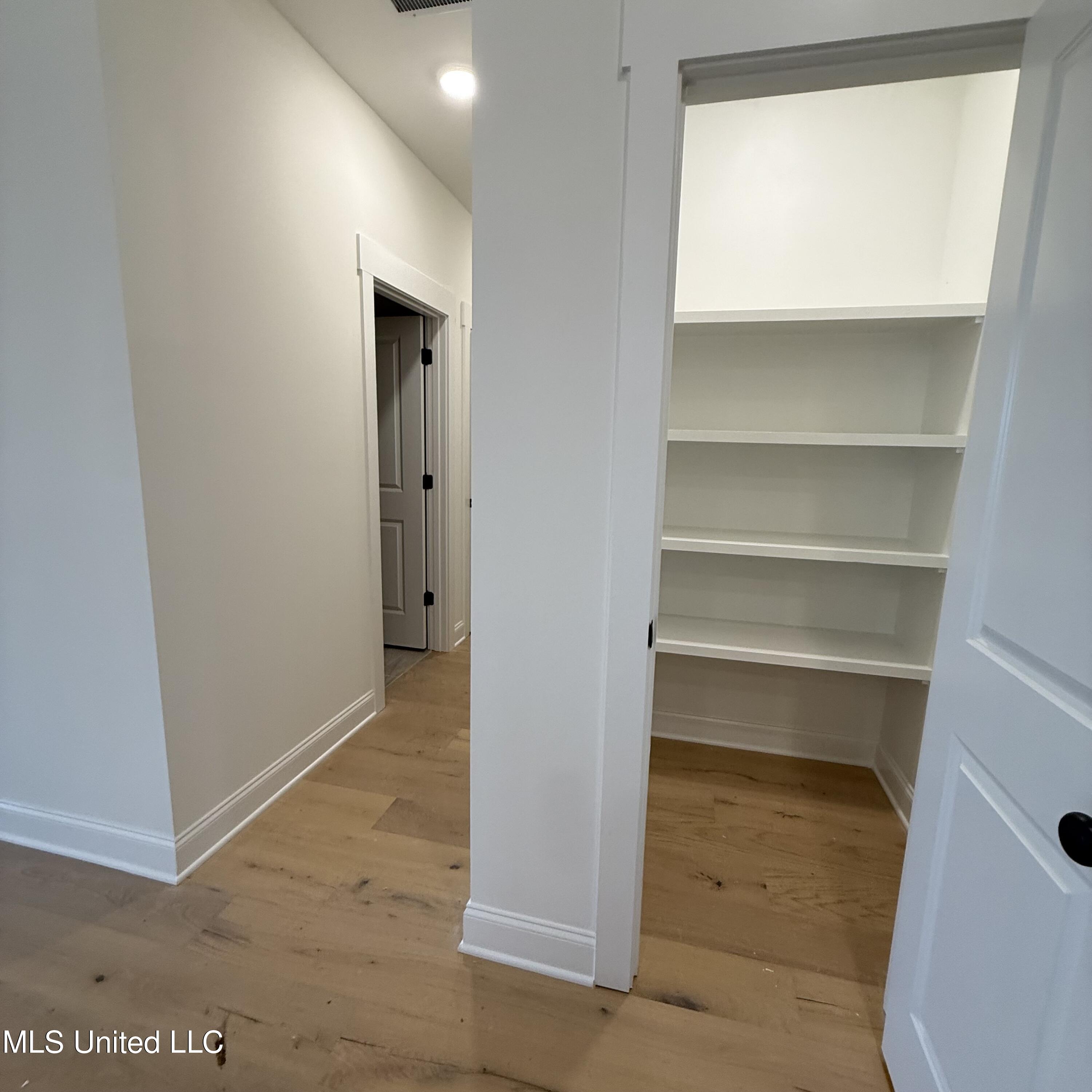 423 Sunflower Street Nesbit, MS 38651 - Photo 7 of 33 Cleveland