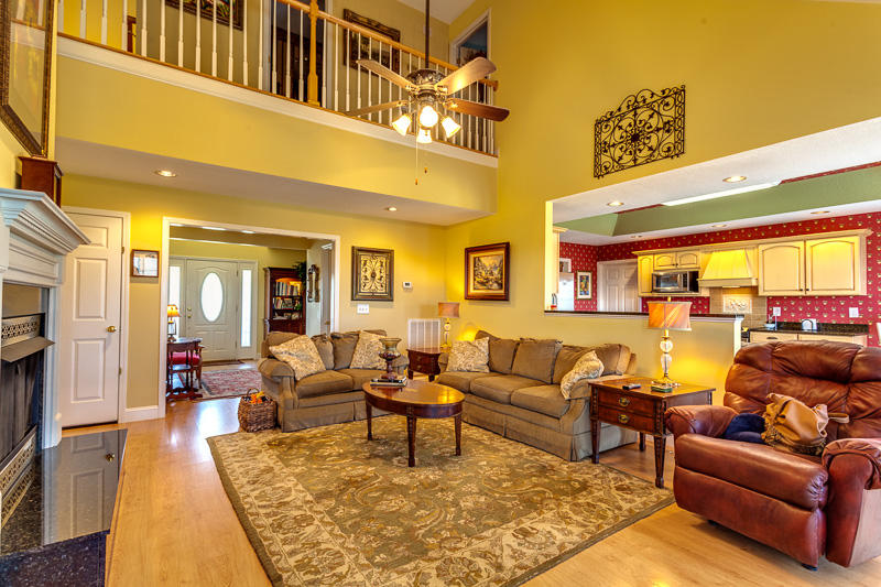 8328 Cliff Ridge Court Corryton, TN 37721 - Photo 4 of 39 8328 Living