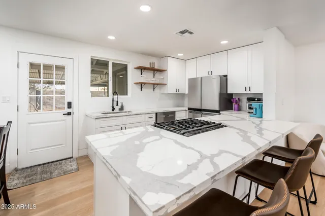 $3,249 | 4112 6th Avenue Northwest, Phoenix, AZ 85013