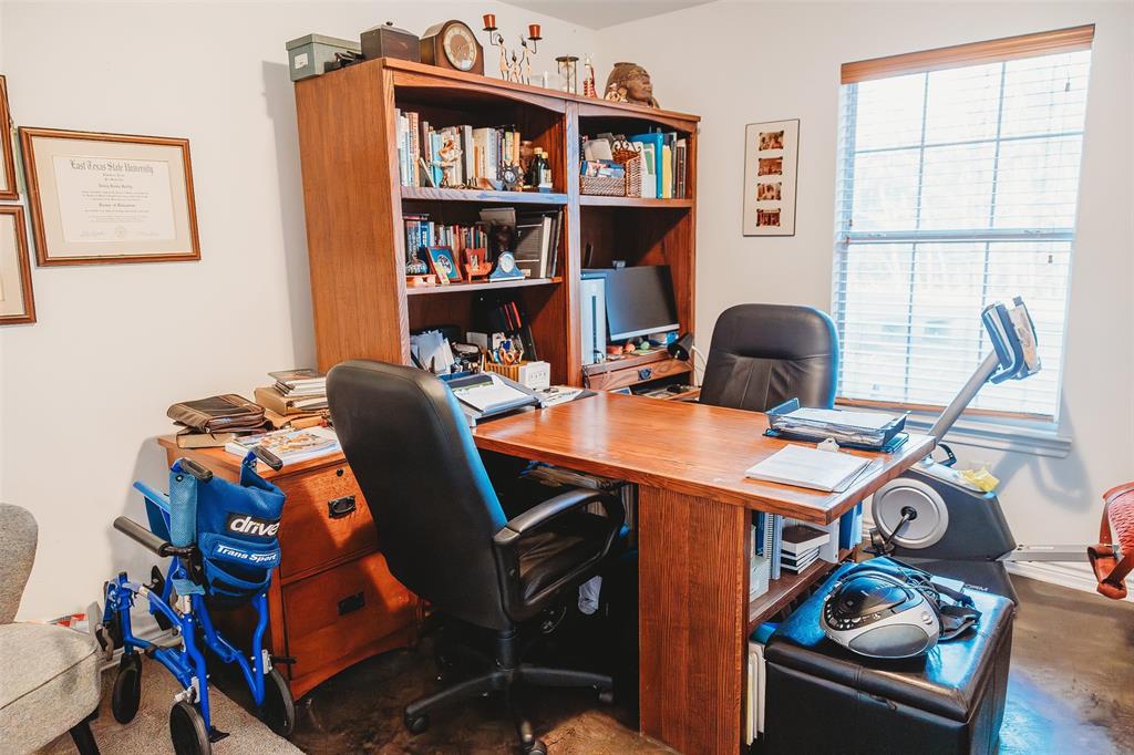 6078 East Line Road Whitewright, TX 75491 - Photo 24 of 32 Office with baseboards