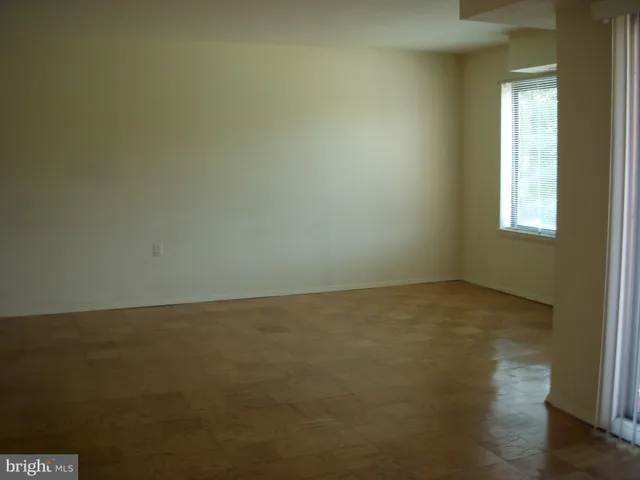 $1,365 | 125 I Clubhouse Drive Southwest, Unit 8, Leesburg, VA 20175