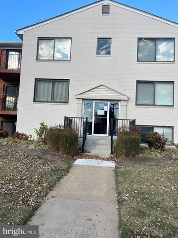 $1,365 | 125 I Clubhouse Drive Southwest, Unit 8, Leesburg, VA 20175