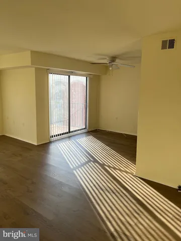 $1,365 | 125 I Clubhouse Drive Southwest, Unit 8, Leesburg, VA 20175