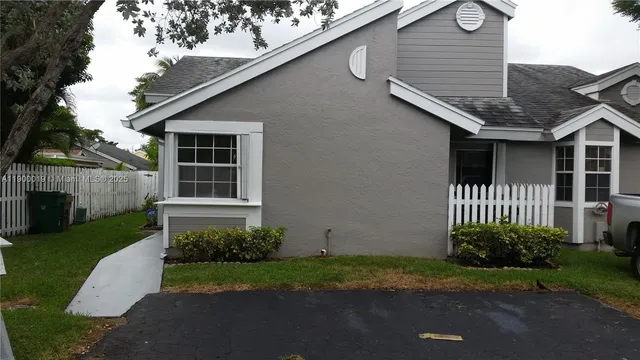$2,950 | 11071 Southwest 11th Place, Unit 124, Davie, FL 33324