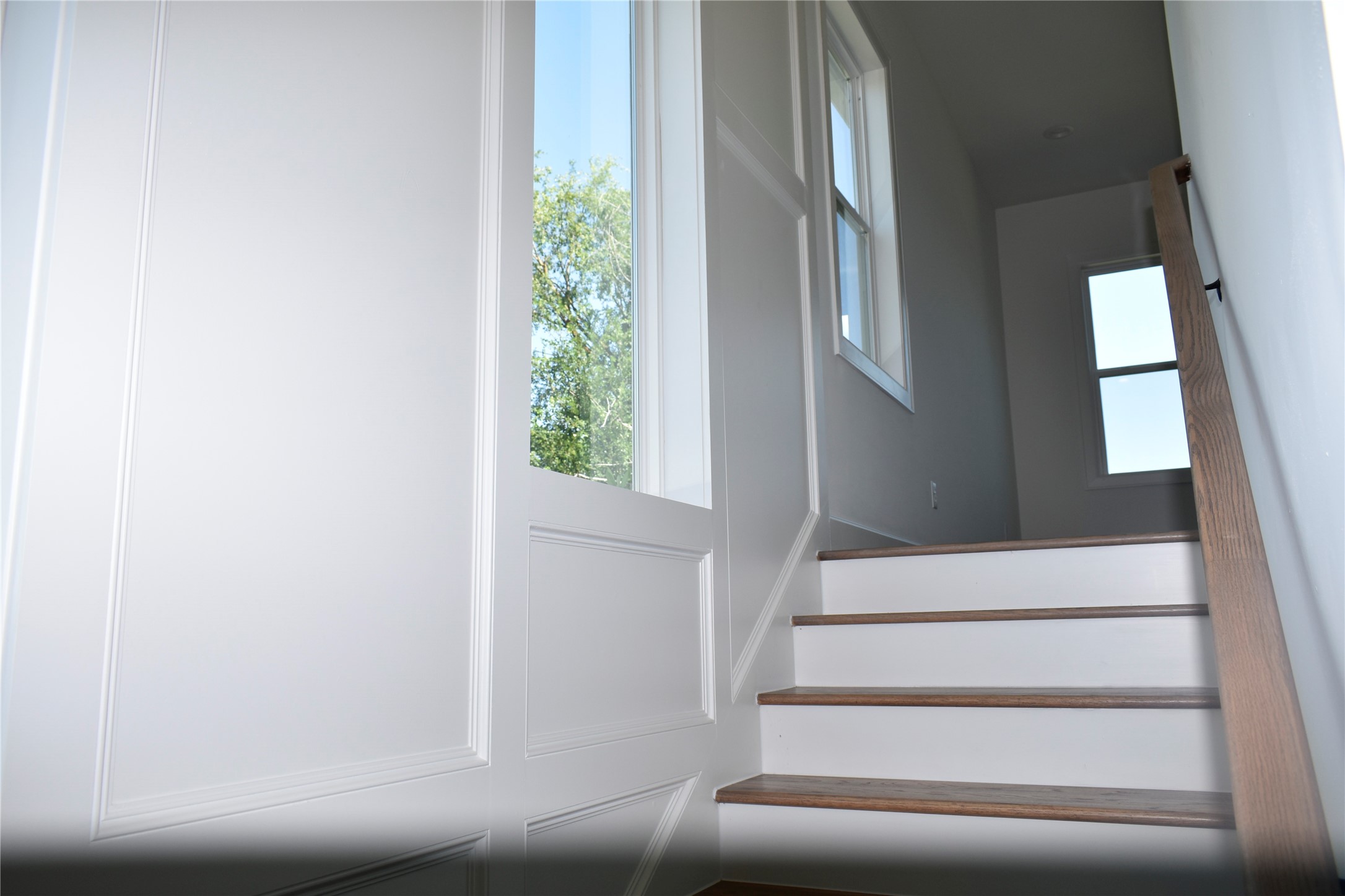 4804 Wilmington Street Houston, TX 77033 - Photo 19 of 47 Towards the second floor hall