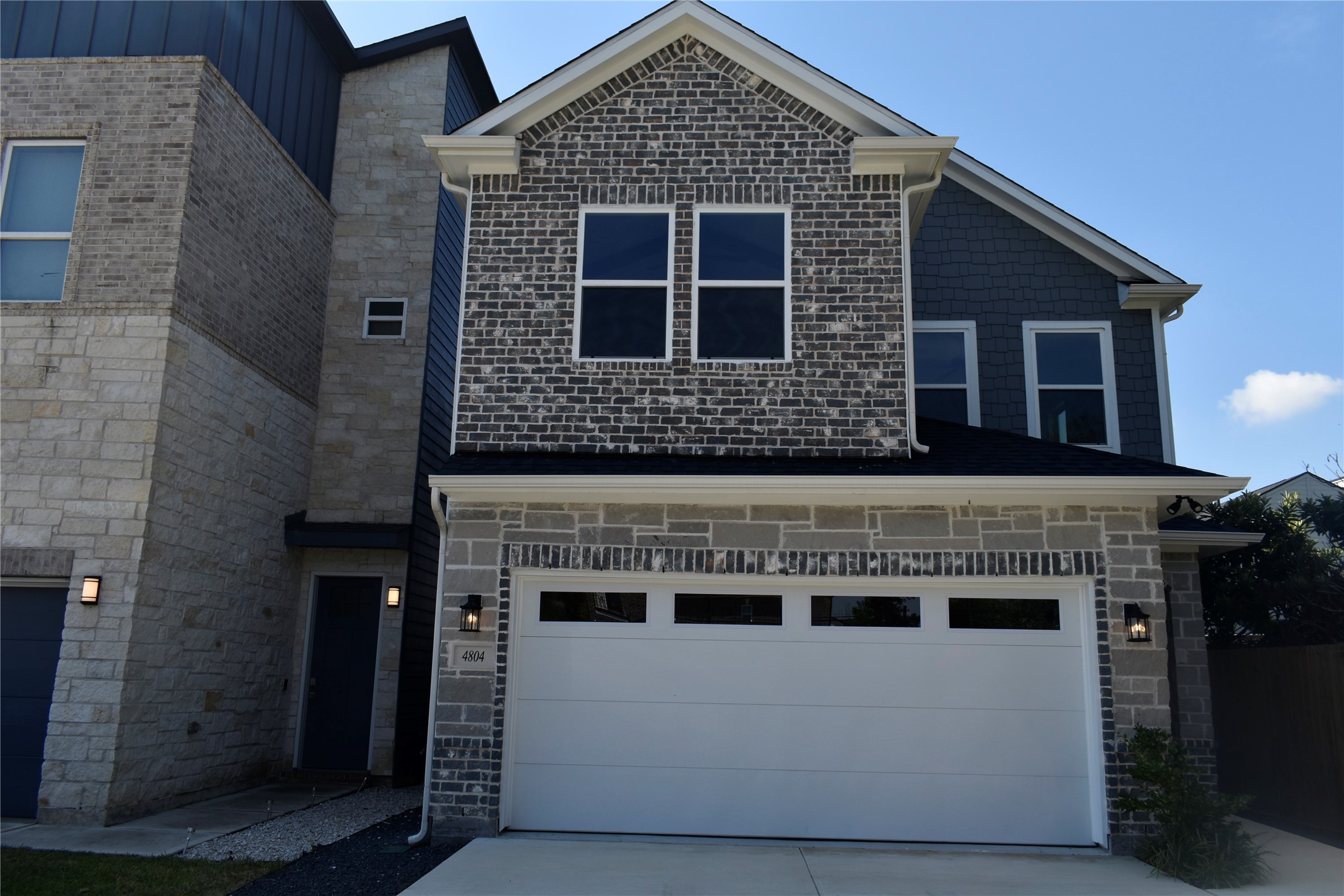 4804 Wilmington Street Houston, TX 77033 - Photo 2 of 47 Front view of house