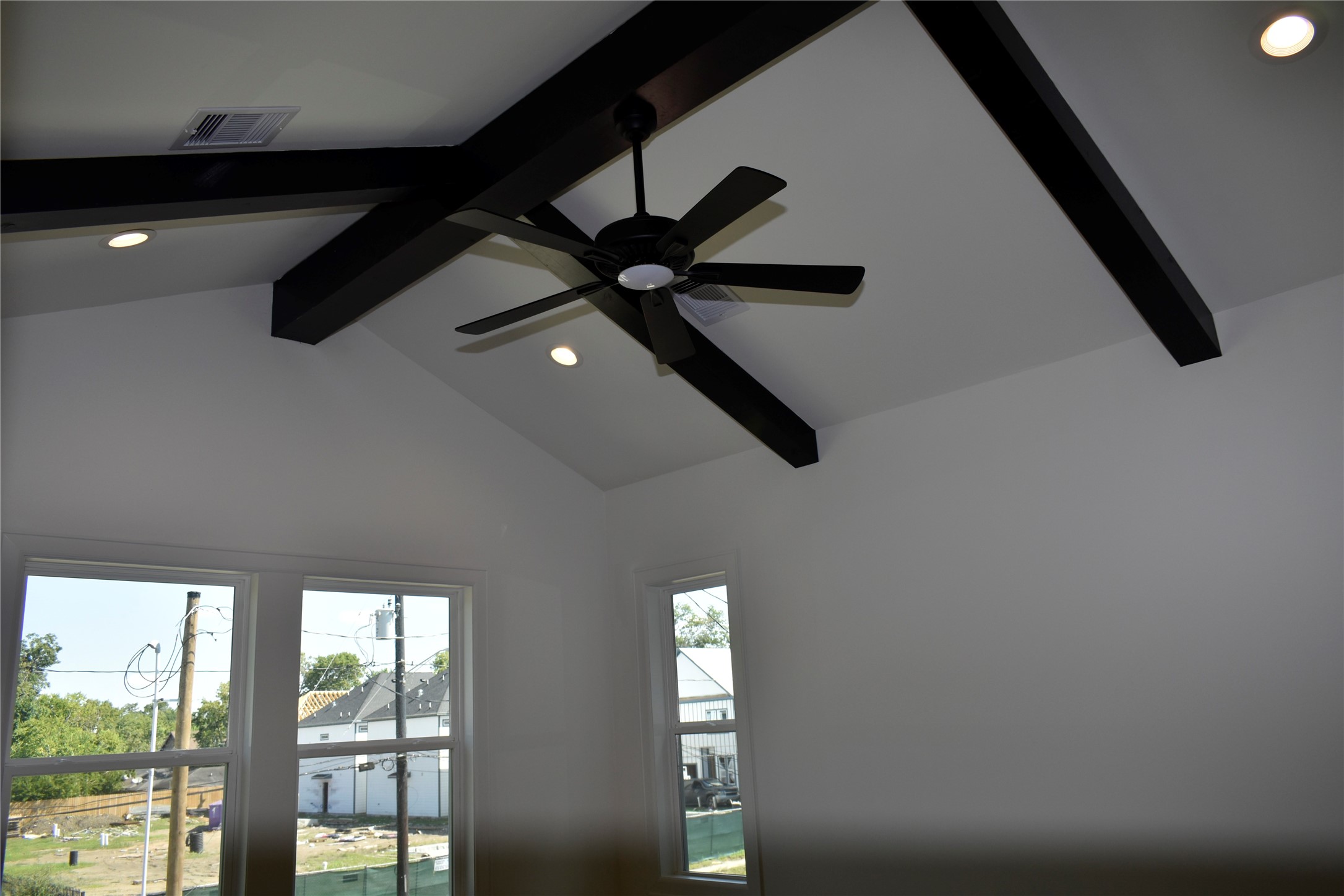 4804 Wilmington Street Houston, TX 77033 - Photo 24 of 47 Beutiful vaulted ceiling with faux wood beams