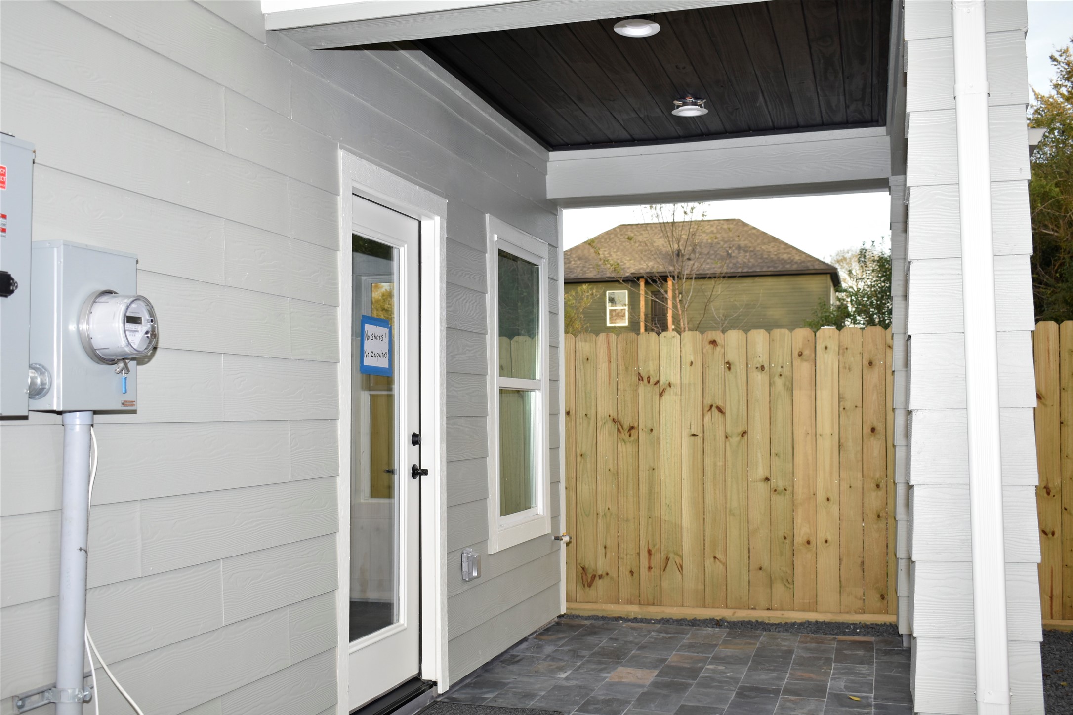 4804 Wilmington Street Houston, TX 77033 - Photo 46 of 47 Cover patio