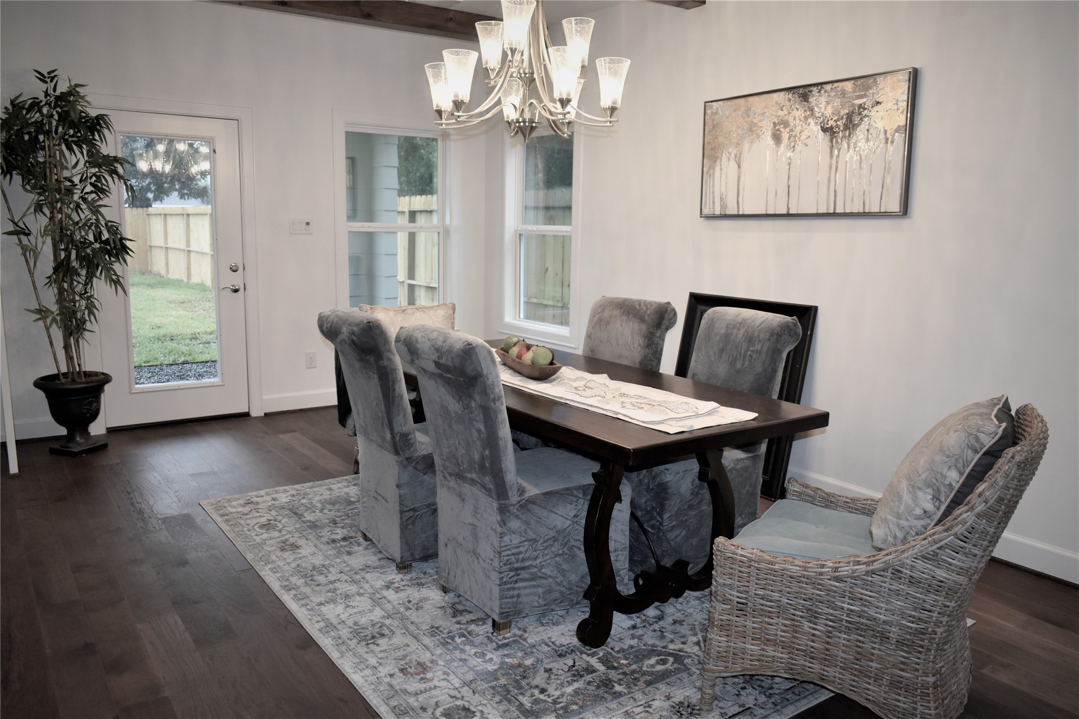 4804 Wilmington Street Houston, TX 77033 - Photo 10 of 47 Photo with furniture for reference