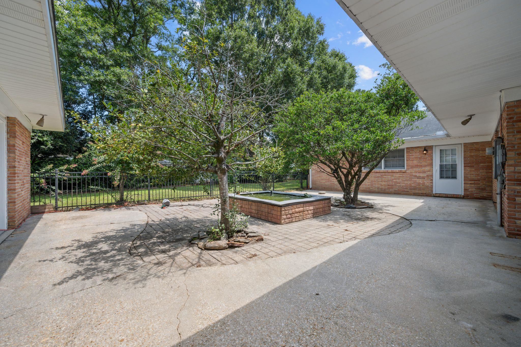 301 East 10th Street Bay Minette, AL 36507 - Photo 42 of 52 Yard