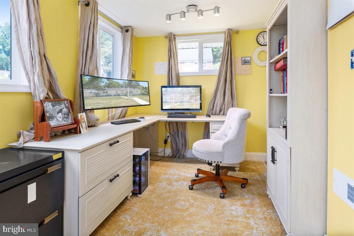 6703 Queens Ferry Road Baltimore, MD 21239 - Photo 28 of 40 Office/Den