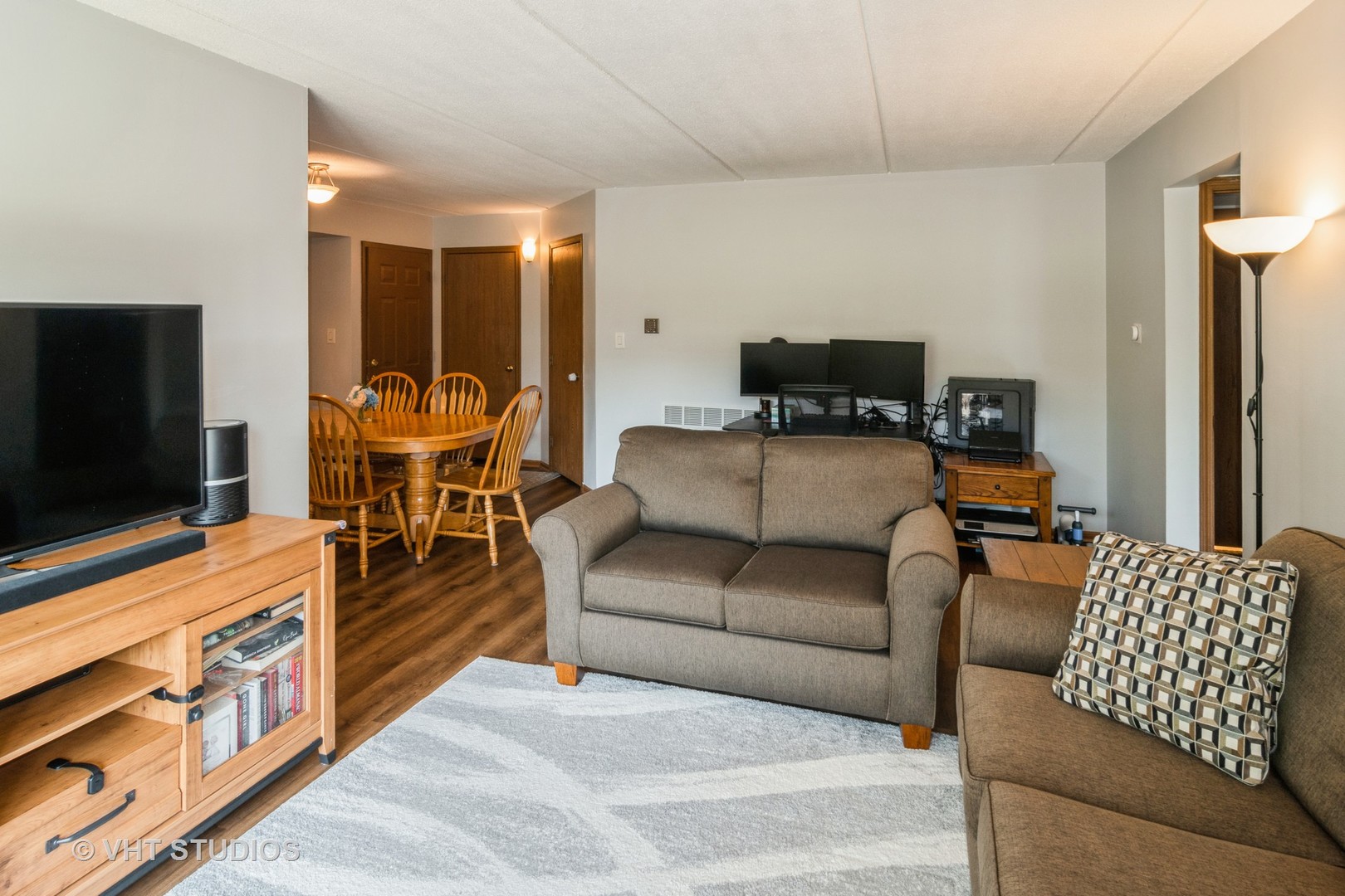 6818 Joliet Road, Unit 2 Indian Head Park, IL 60525 - Photo 3 of 12